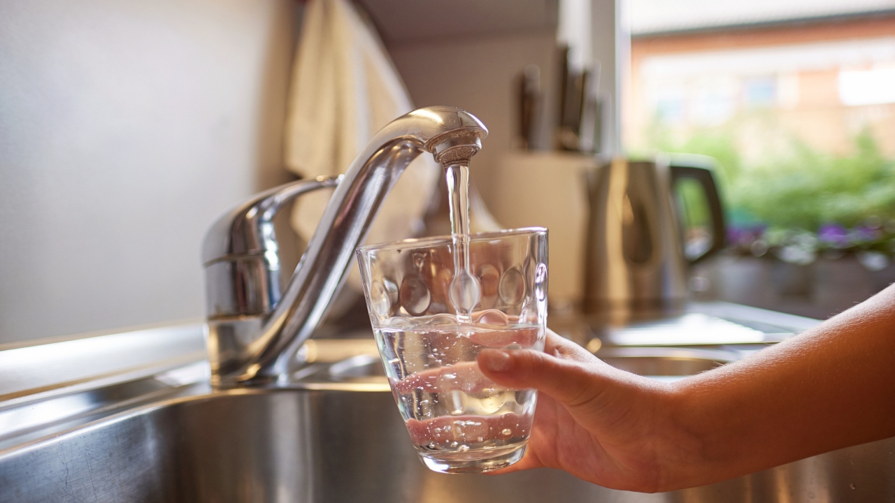 Musluk Suyu mu Şişe Suyu mu? Hangisi Daha Sağlıklı?